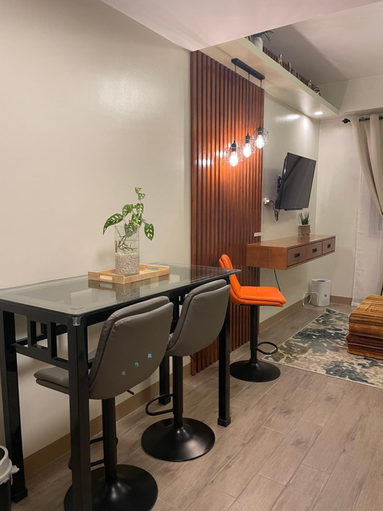 Condo Home With Fast Wifi In Bacolod City Exteriör bild