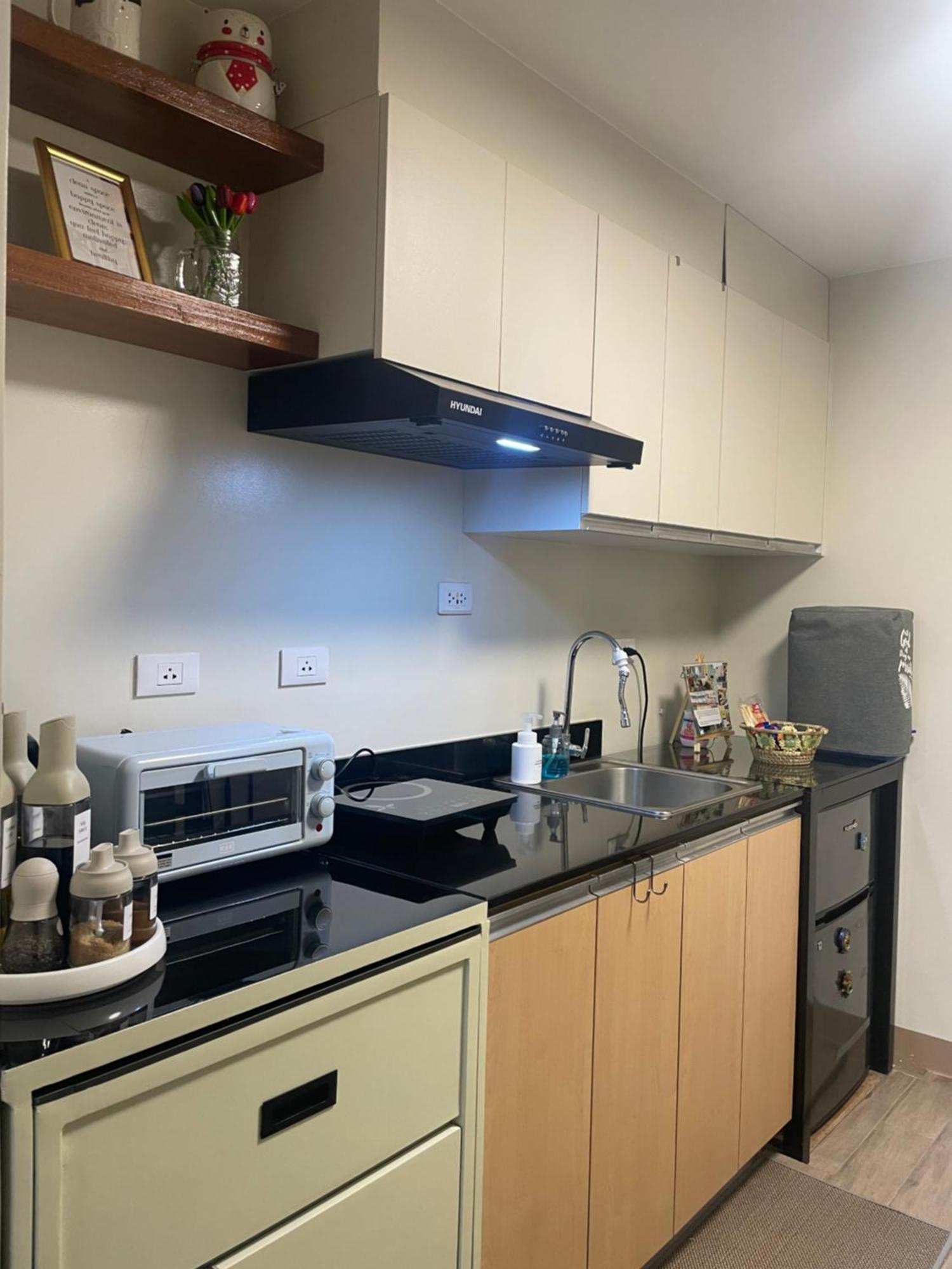 Condo Home With Fast Wifi In Bacolod City Exteriör bild