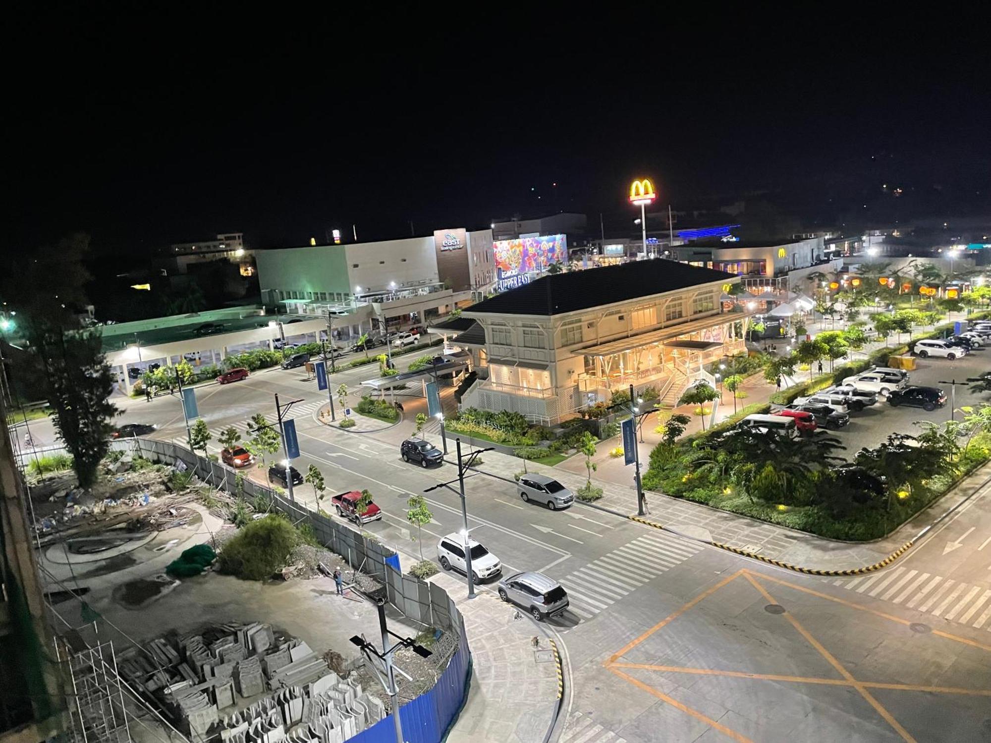 Condo Home With Fast Wifi In Bacolod City Exteriör bild